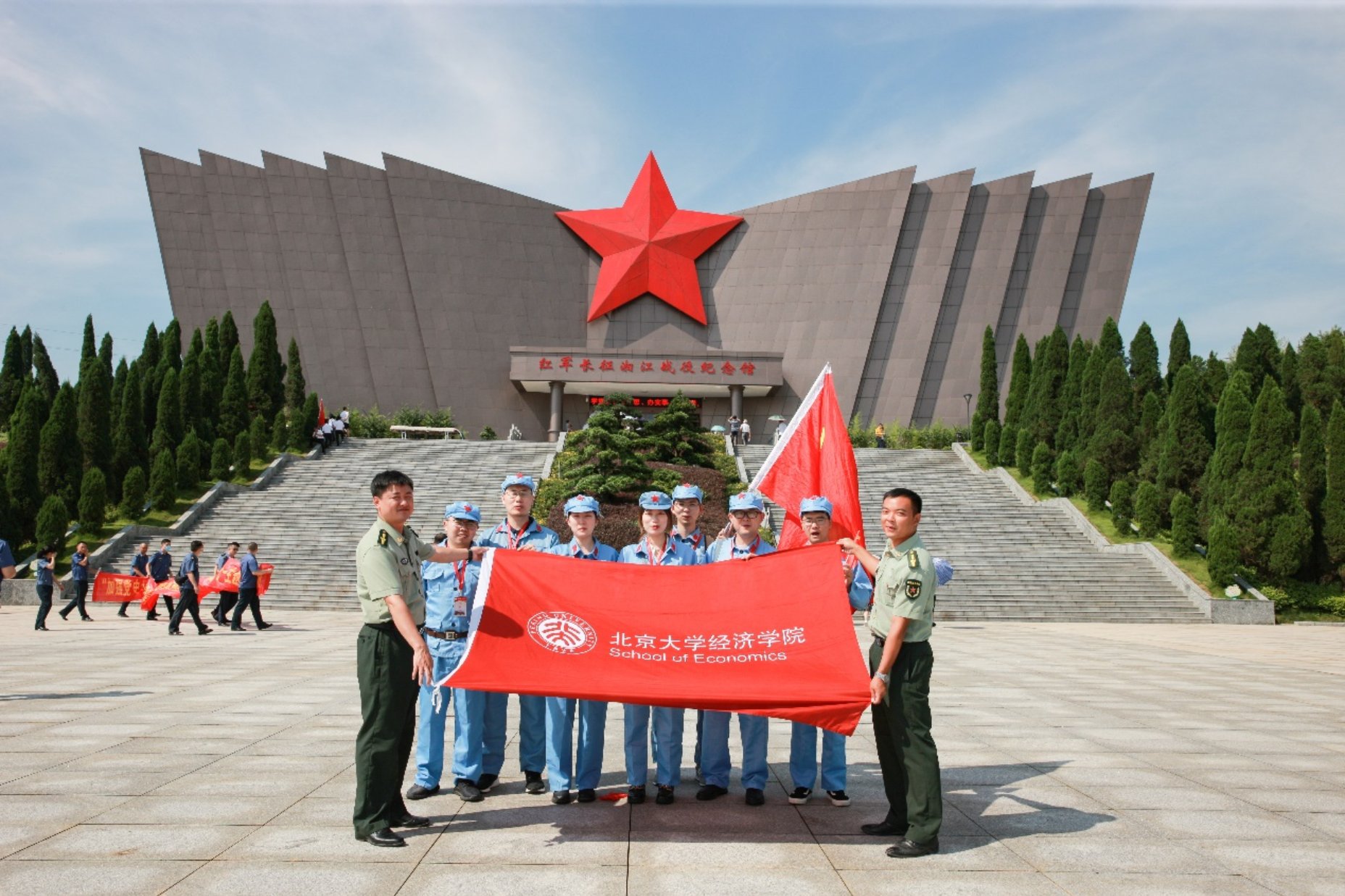 F:\韩笑党支部材料\12. 桂林实践\新闻稿\北大yl23455永利官网照片\0W0I0324.jpg